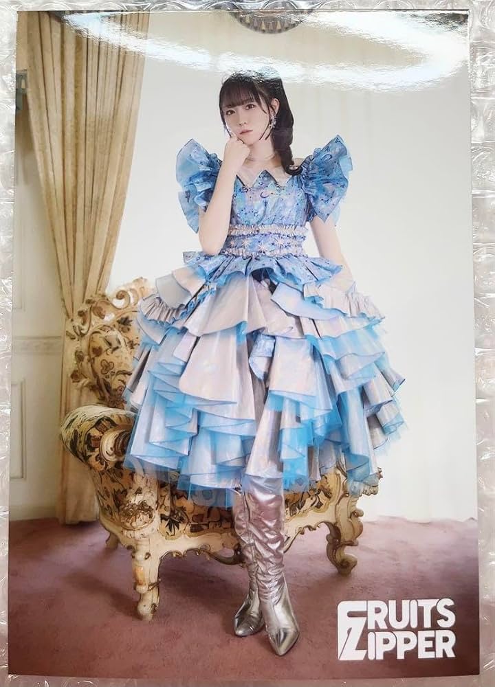 真中まな　缶バッジ・生写真　FRUITS ZIPPER 真中まな 缶バッジ・生写真 FRUITS ZIPPER